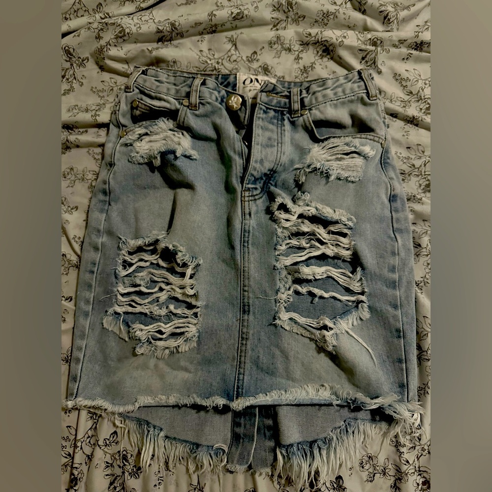 One Teaspoon distressed Jean skirt.